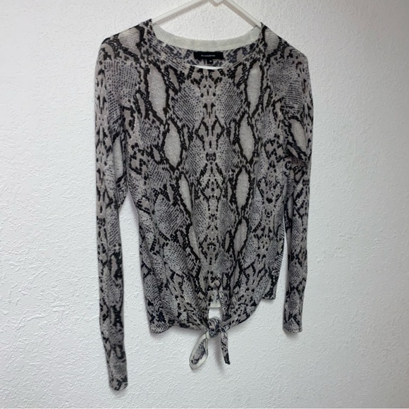 Olivaceous Snakeskin Print Tie Waist Sweater Size Medium - Picture 10 of 14